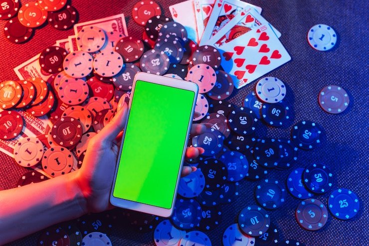 Penggemar olahraga menonton pertandingan bulu tangkis secara online dengan kalender event aktif